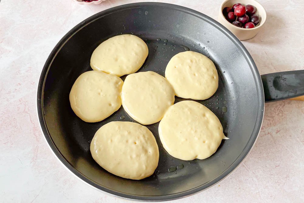 Blynų su graikišku jogurtu kepimas