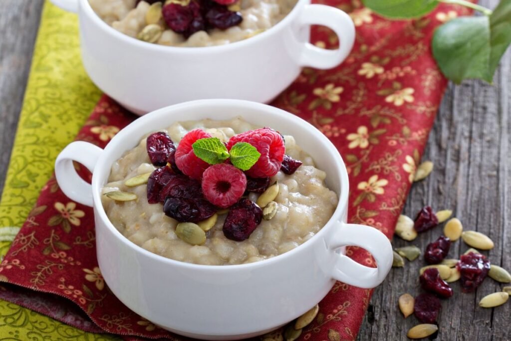 Perlinių kruopų košė pusryčiams