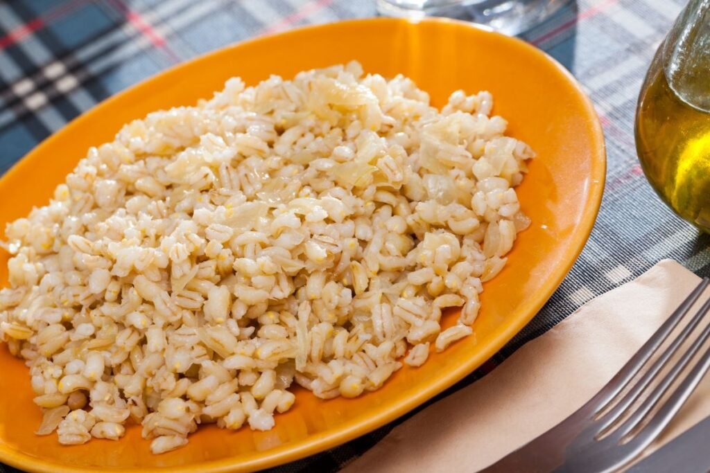 Perlinių kruopų košė pusryčiams