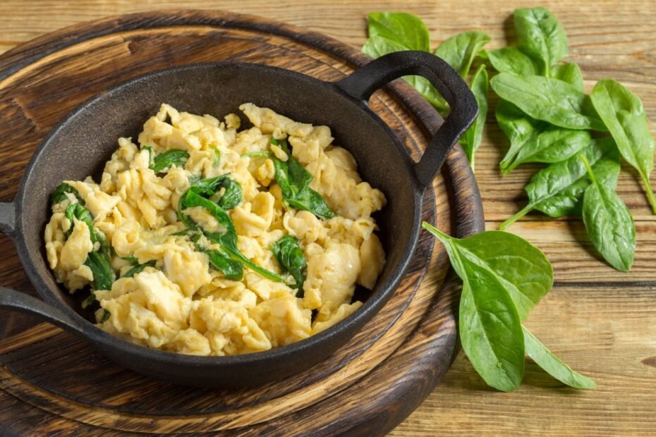 Kiaušinienė su špinatais