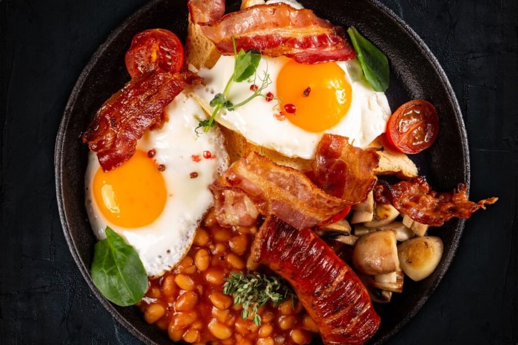 Angliški pusryčiai – kultūros paveldas lėkštėje. Tradicijos ir autentiškas receptas