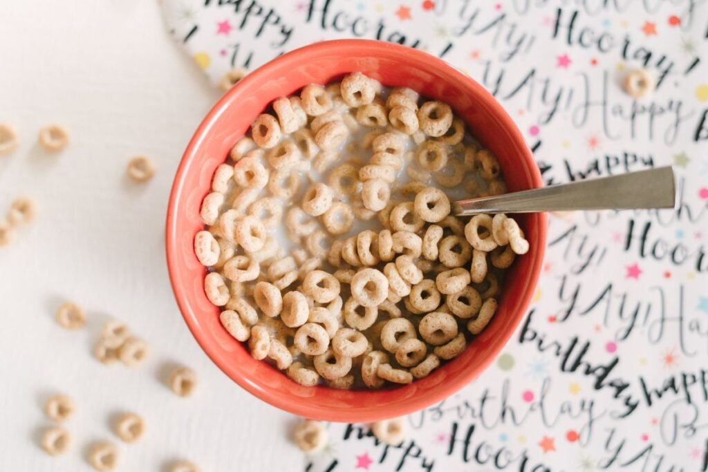 Sausi pusryčiai: sveika alternatyva ar desertas lėkštėje? Kokių vengti?