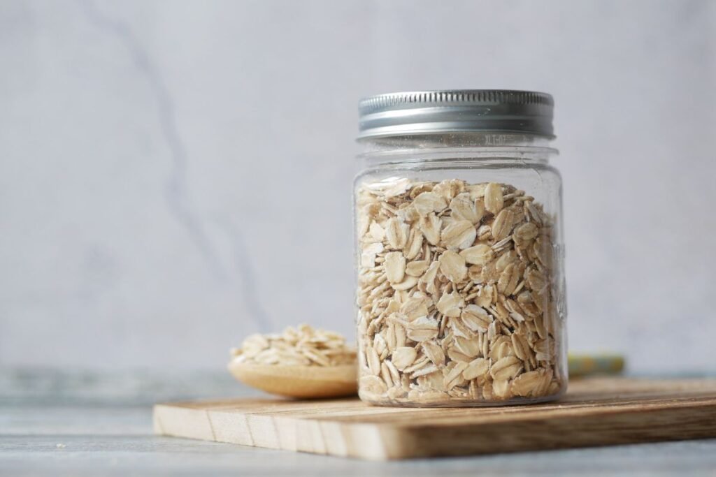 Avižinė košė iš vakaro – genialus sprendimas skubantiems. Kaip paruošti?