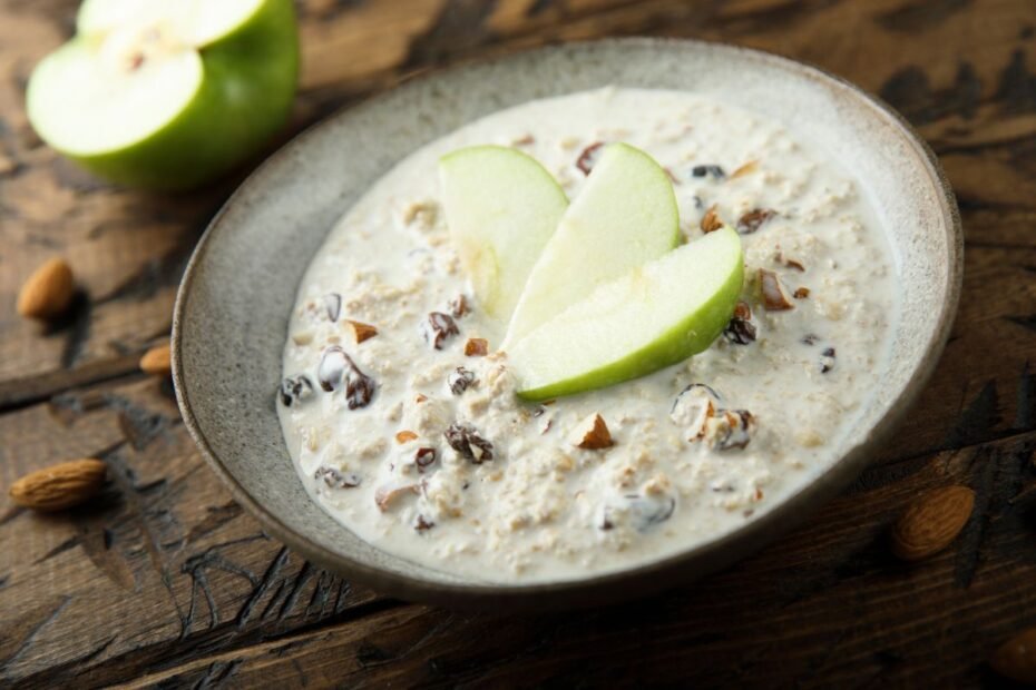Bircher muslis – šveicarų gydytojo išradimas, tapęs sveikiausių pusryčių klasika. Kas tai?